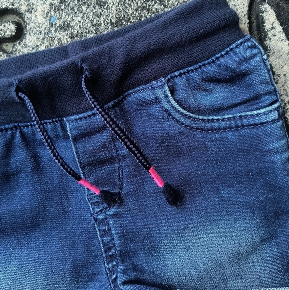 Toddler Girls Cat & Jack Denim Stretch Shorts Cuffed Drawstring Size 18 Months - Picture 2 of 5